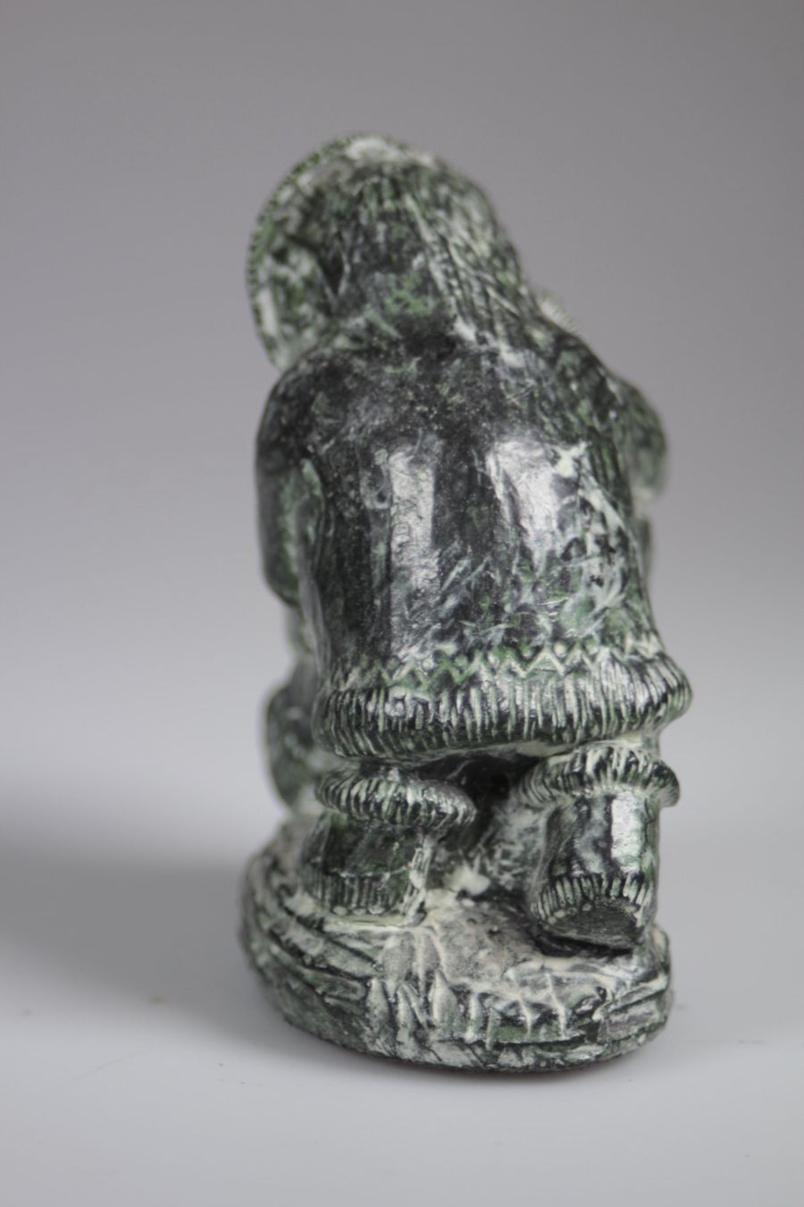 Sculture & Statue: Inuit Skulptur Kanada A. Wolf Eskimo Kajak – Usato da Basel venduto da IRMAundFRED 2