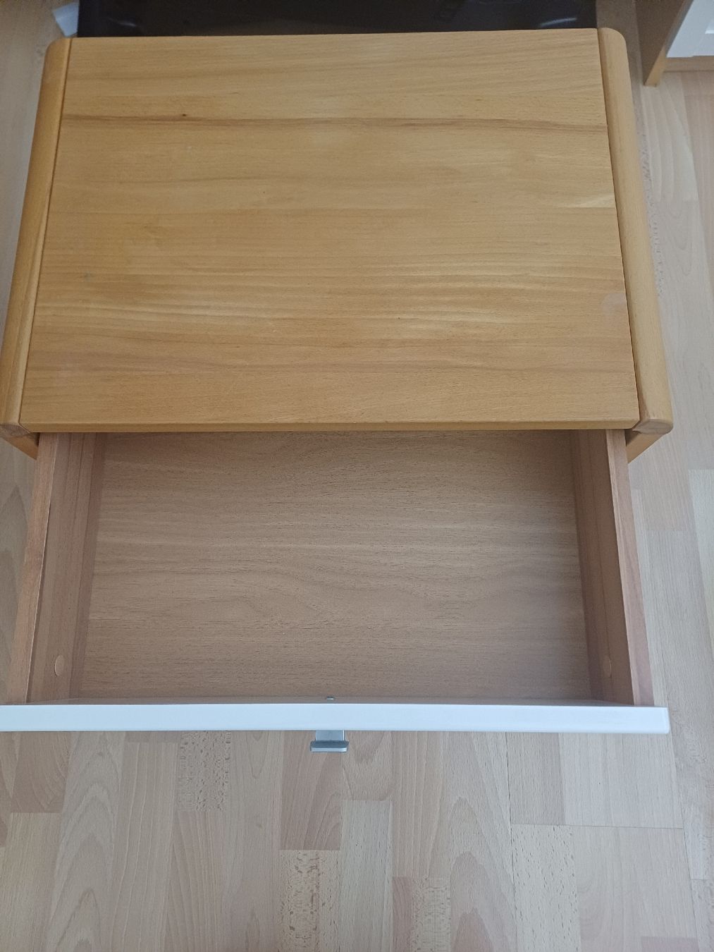 Comodini: Nachttisch Massivholz Pfister – Usato da Zürich venduto da Kjhep 1