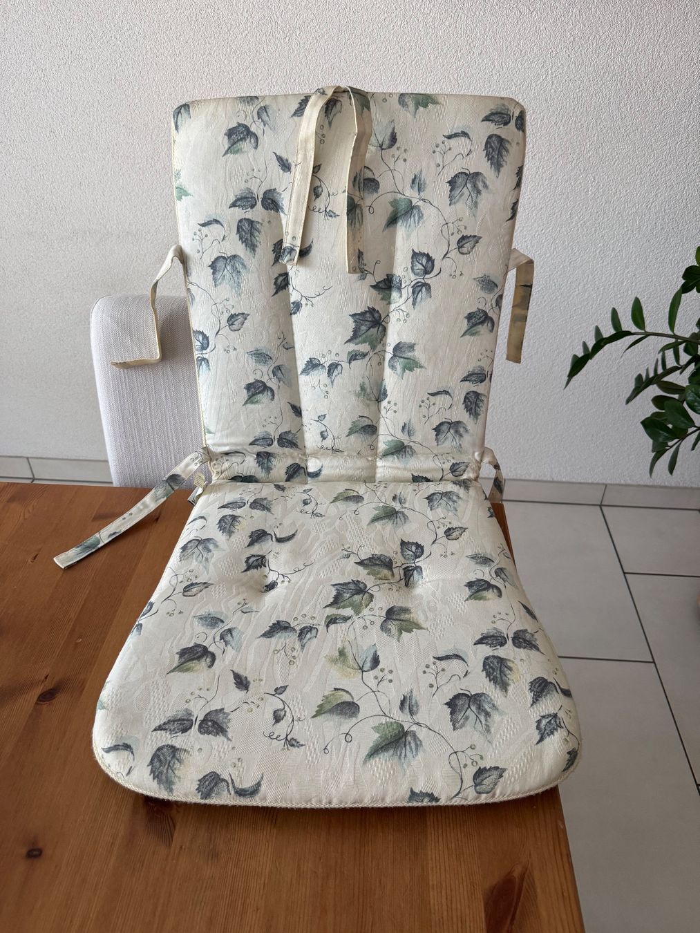 Hunn Tischset: Balkontisch mit 4 Stühlen – Gebraucht aus Dietikon von Monk4 1