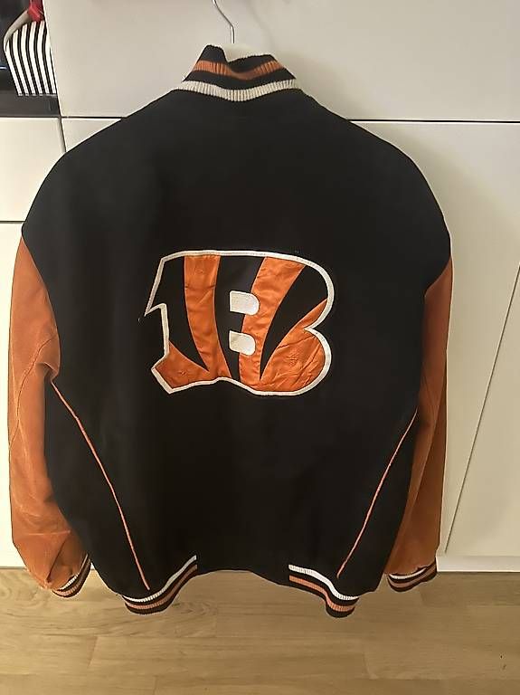 NFL Jacken: Cincinnati Bengals College Jacke ? NFL – Gebraucht aus Luzern von NunoFernandes 1