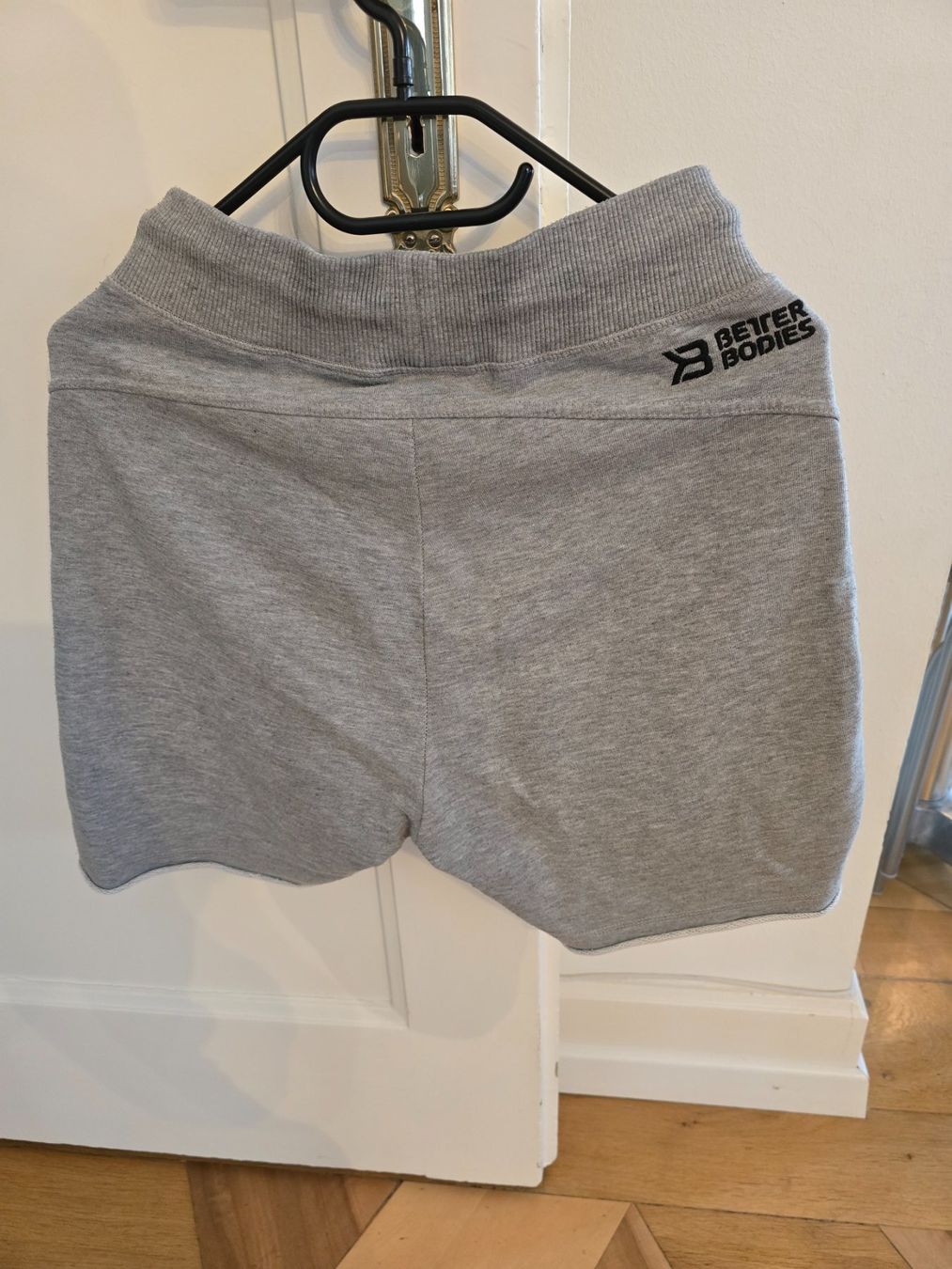 Pantaloni: Better Bodies Sweatshort – Nuovo (secondo la descrizione) da Grenchen venduto da Lucifero17 1