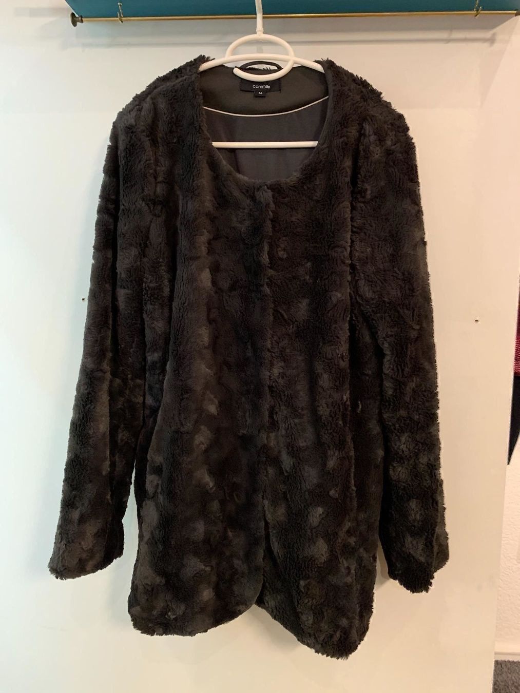 Mäntel: Fake Fur Mantel Comma Gr. M / L – Gebraucht aus Fislisbach von KolibriSecondhand