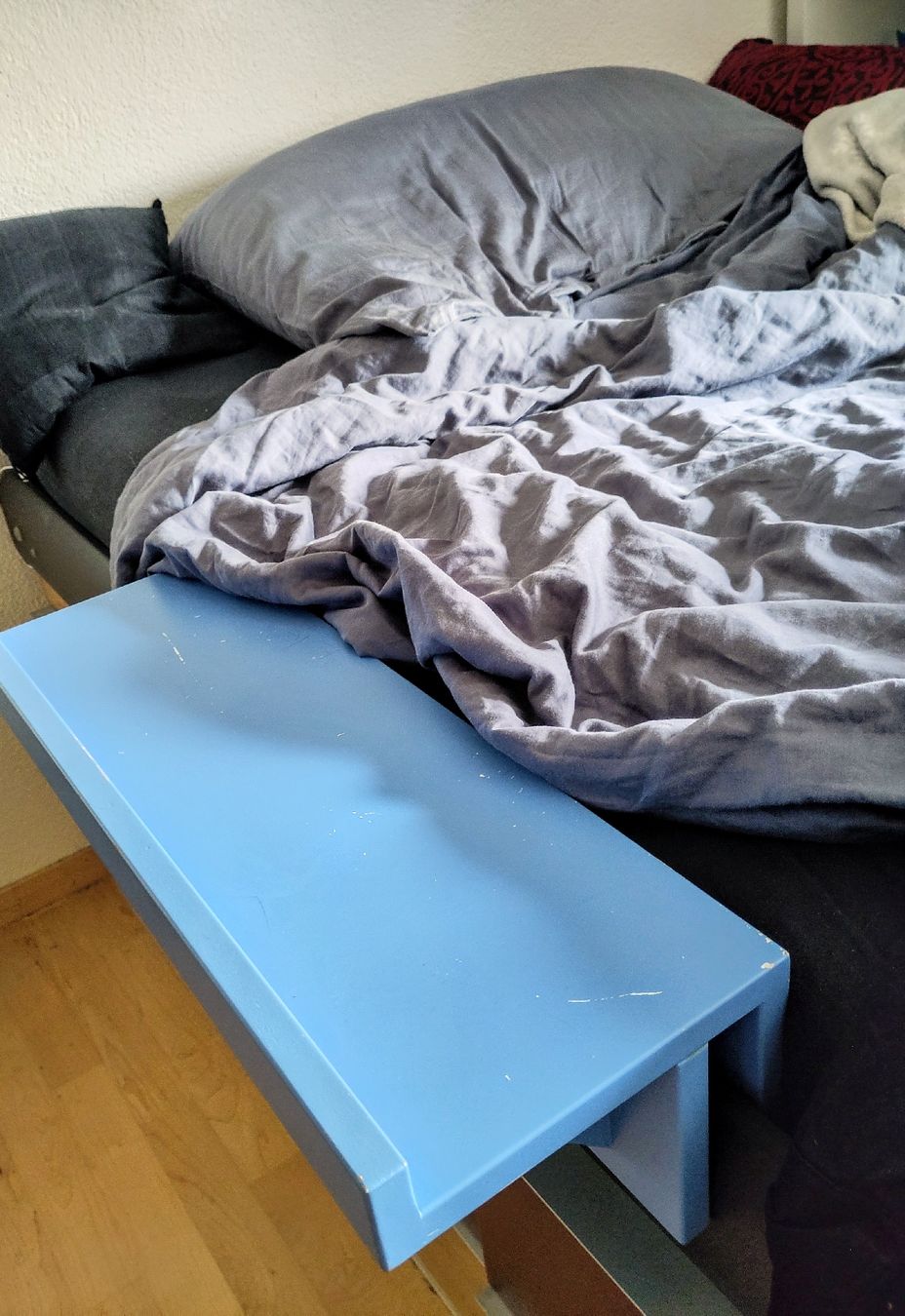 Scaffali: Beistelltablare für Bett oder Geländer – Usato da Dübendorf venduto da Paritae 2