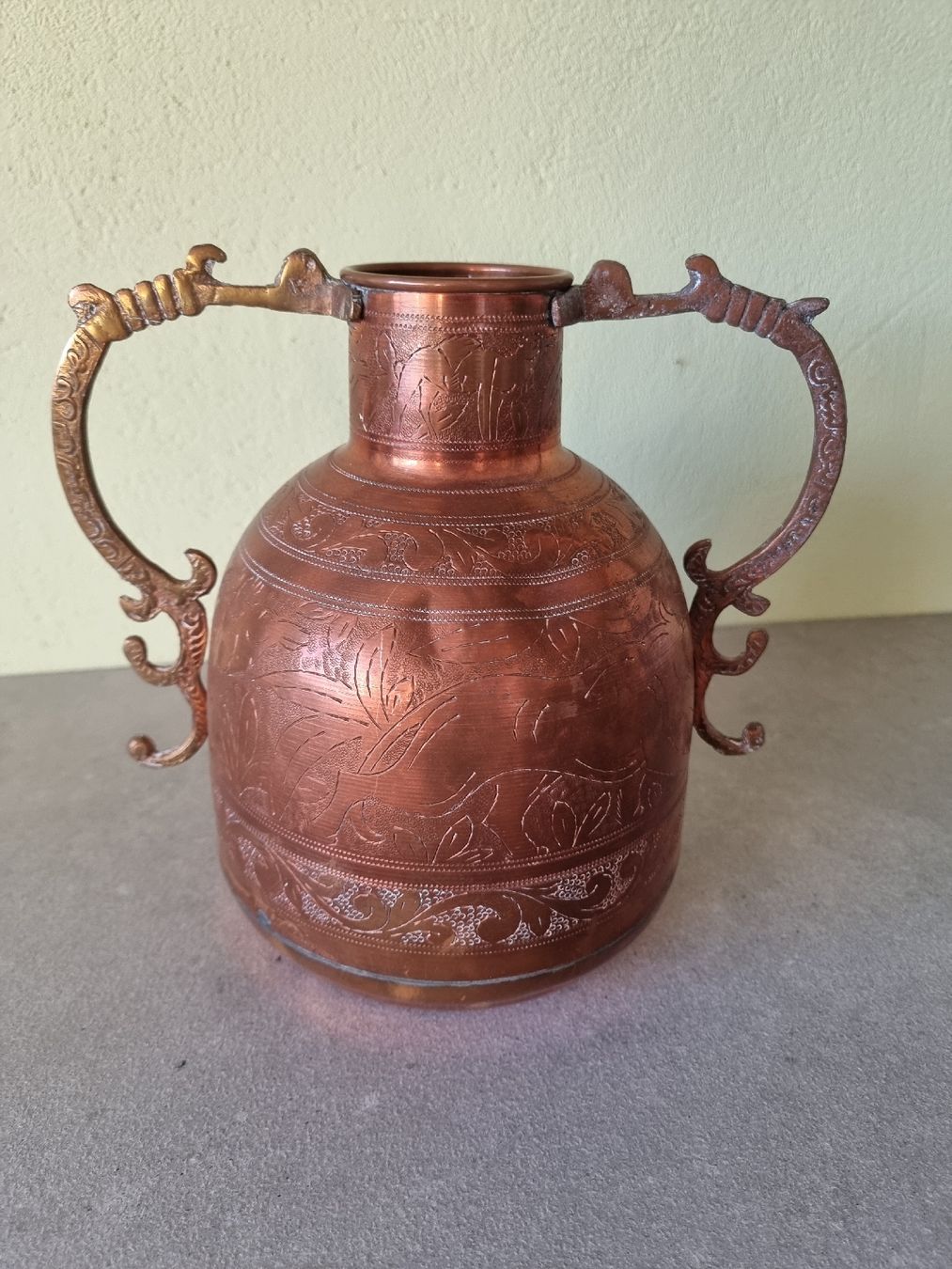 Vasi & Recipienti: Alte Kupfervase mit Griffen – Usato da himmelried venduto da bribuli