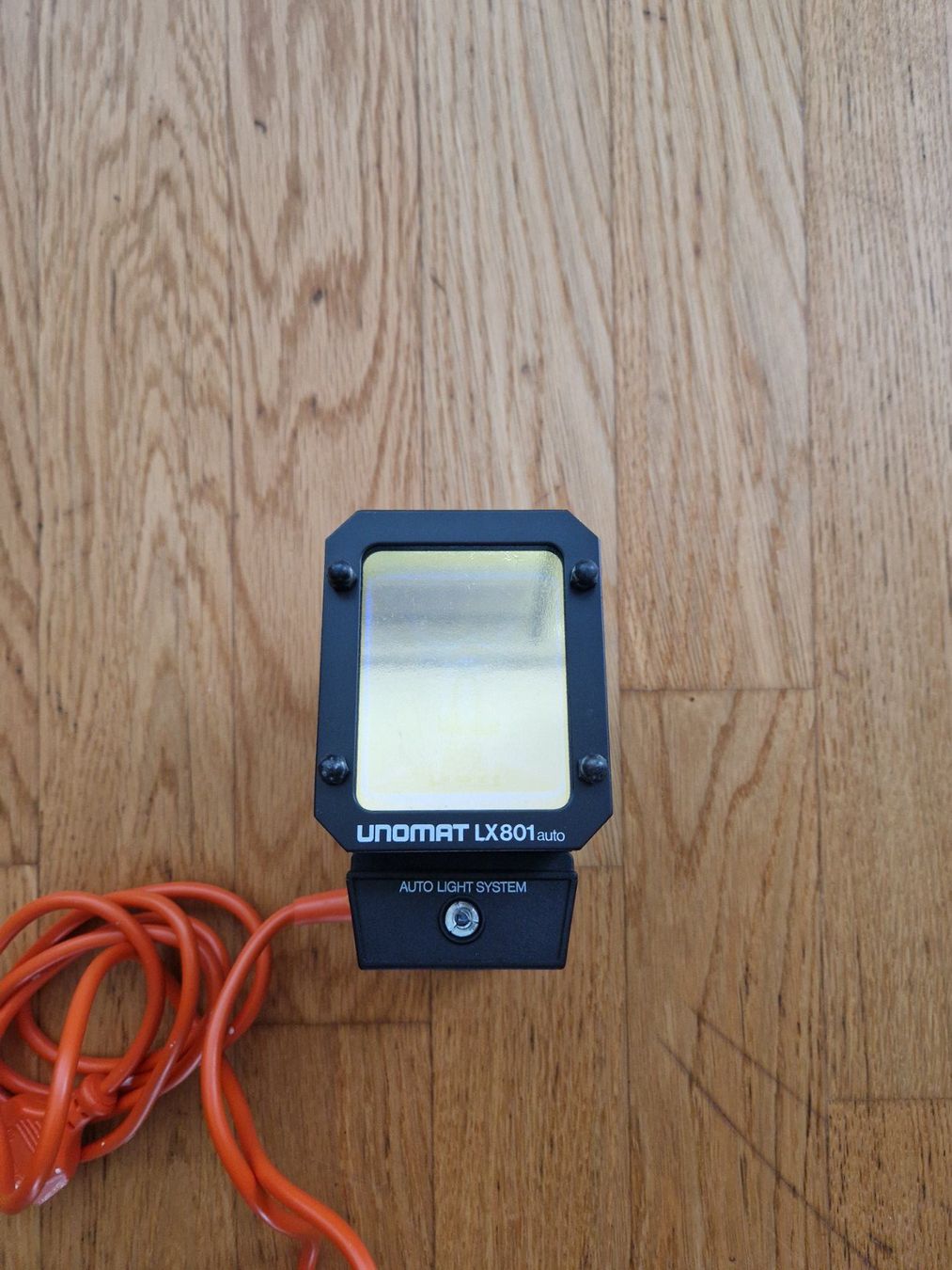 Lampade: UNOMAT LX801 Auto Compact Video Safety Light – Usato da Schaffhausen venduto da tdd_yds8