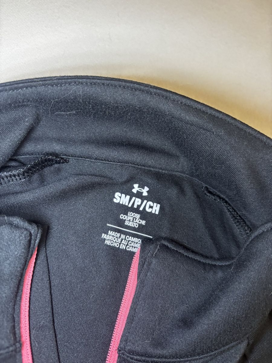 Under Armour Pulls & Sweat-shirts: haut Under Armour – Neuf (Voir description) à Vouvry par sha_rk5q 1