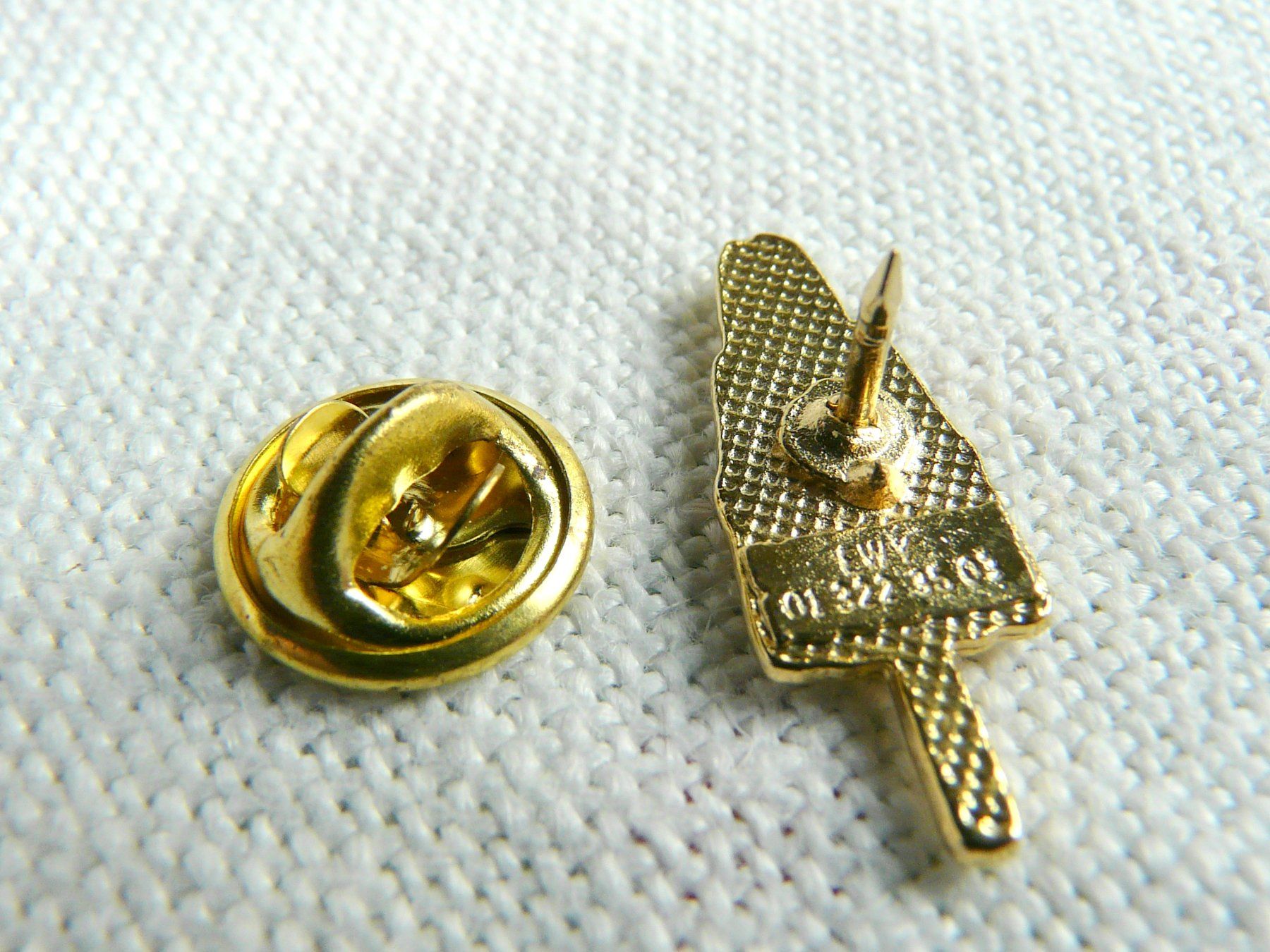 Placchette & Badge: ❗ Eismann  +Versand Pin M7F.4 – Usato da Pully venduto da websurfer1 4