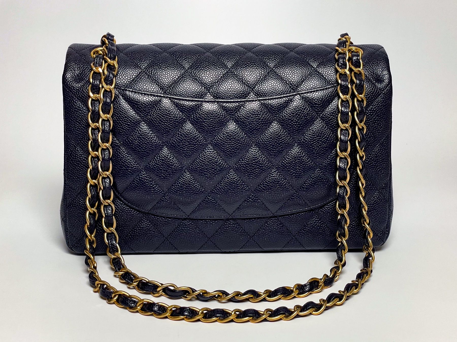 Chanel Taschen für Damen: CHANEL Navy Blue Quilted Caviar Medium Classic Double Flap – Gebraucht aus Basel von cocochanel67 3