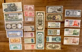 Konvolut alte Banknoten Welt inkl. China Gold Units