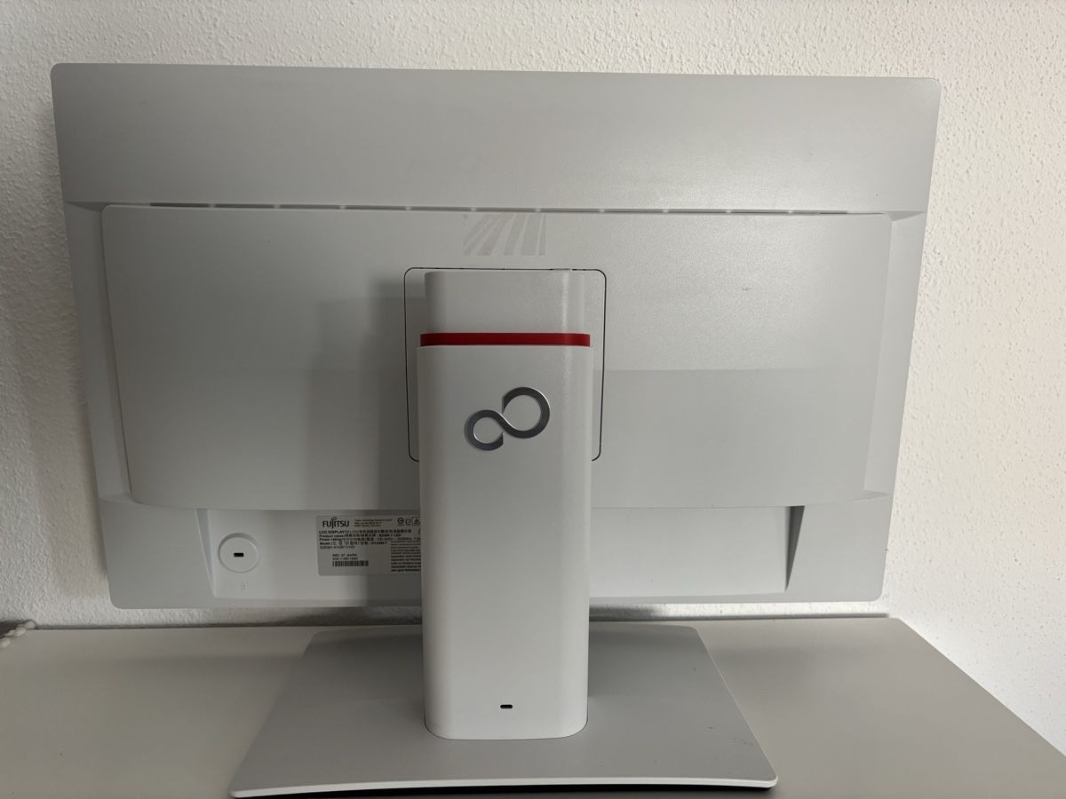 Fujitsu Monitore: PC Monitor 24 Zoll – Gebraucht aus Hägendorf von Bonafides-SO 1