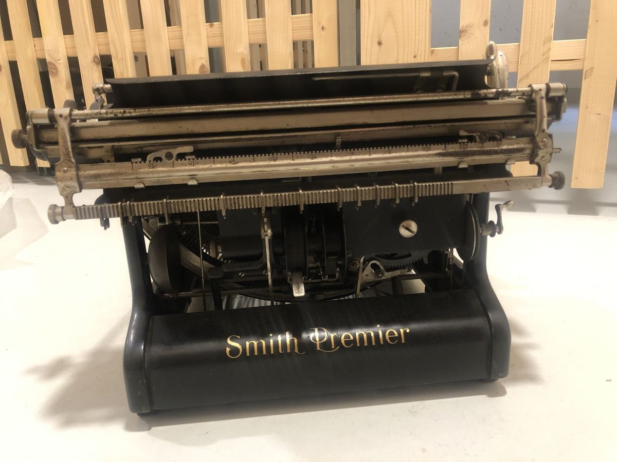 Schreibmaschinen: Machine à écrire ancienne Smith Premier No 10 - vintage – Gebraucht aus Lausanne von Stephaniesdressing 8