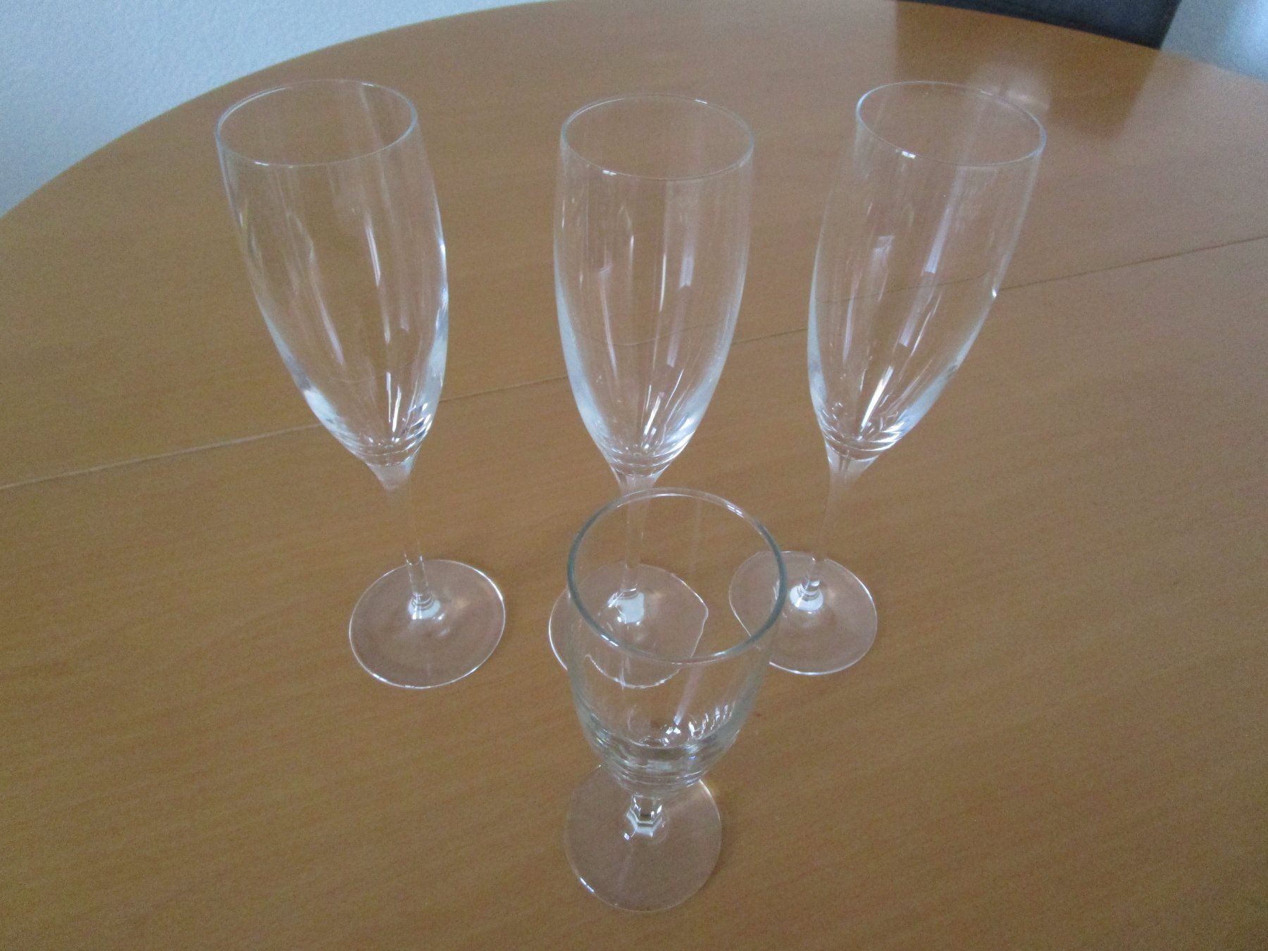 Verres: 4 Stk Sekt-Kelche – D'occasion à Ursenbach par Trasse