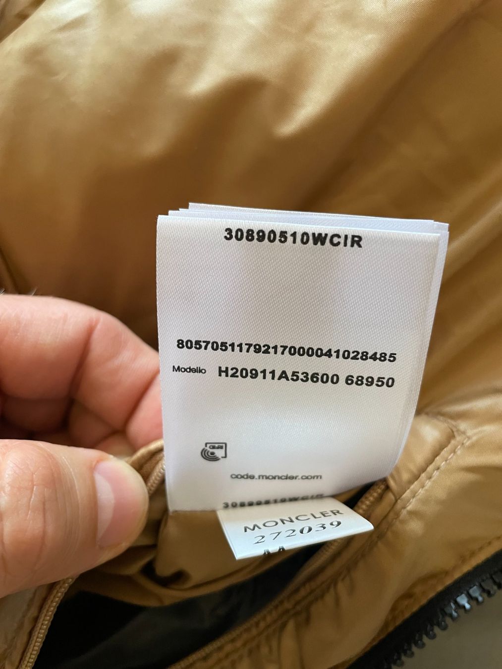 Moncler Gilet & Giacche: " NEU" Moncler Weste NFC chip – Nuovo (secondo la descrizione) da Auw venduto da Neo_z2rq 4