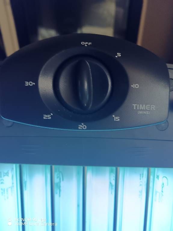 Cura del viso: Lampe bronzante UV 3D visage et decolleté  – Usato da Genève venduto da car_9qm9 4