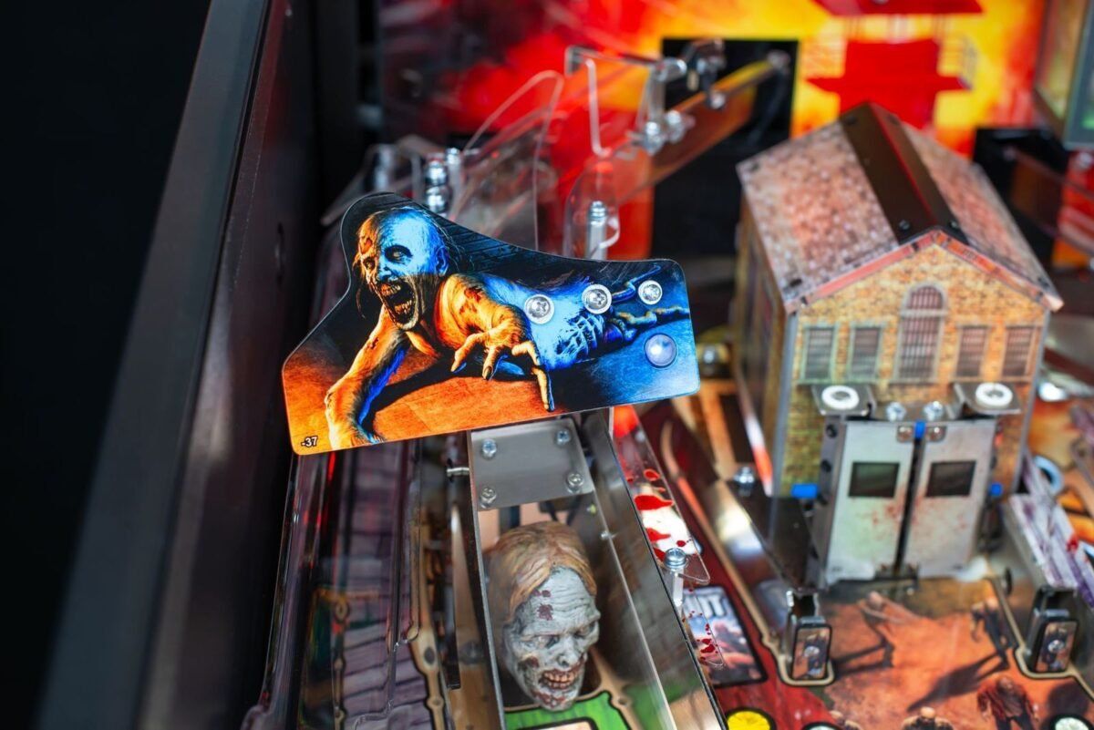 Stern Pinball Flipper: The Walking Dead Remastered Premium – Nuovo (secondo la descrizione) da Schalunen venduto da schwabspielautomaten 6