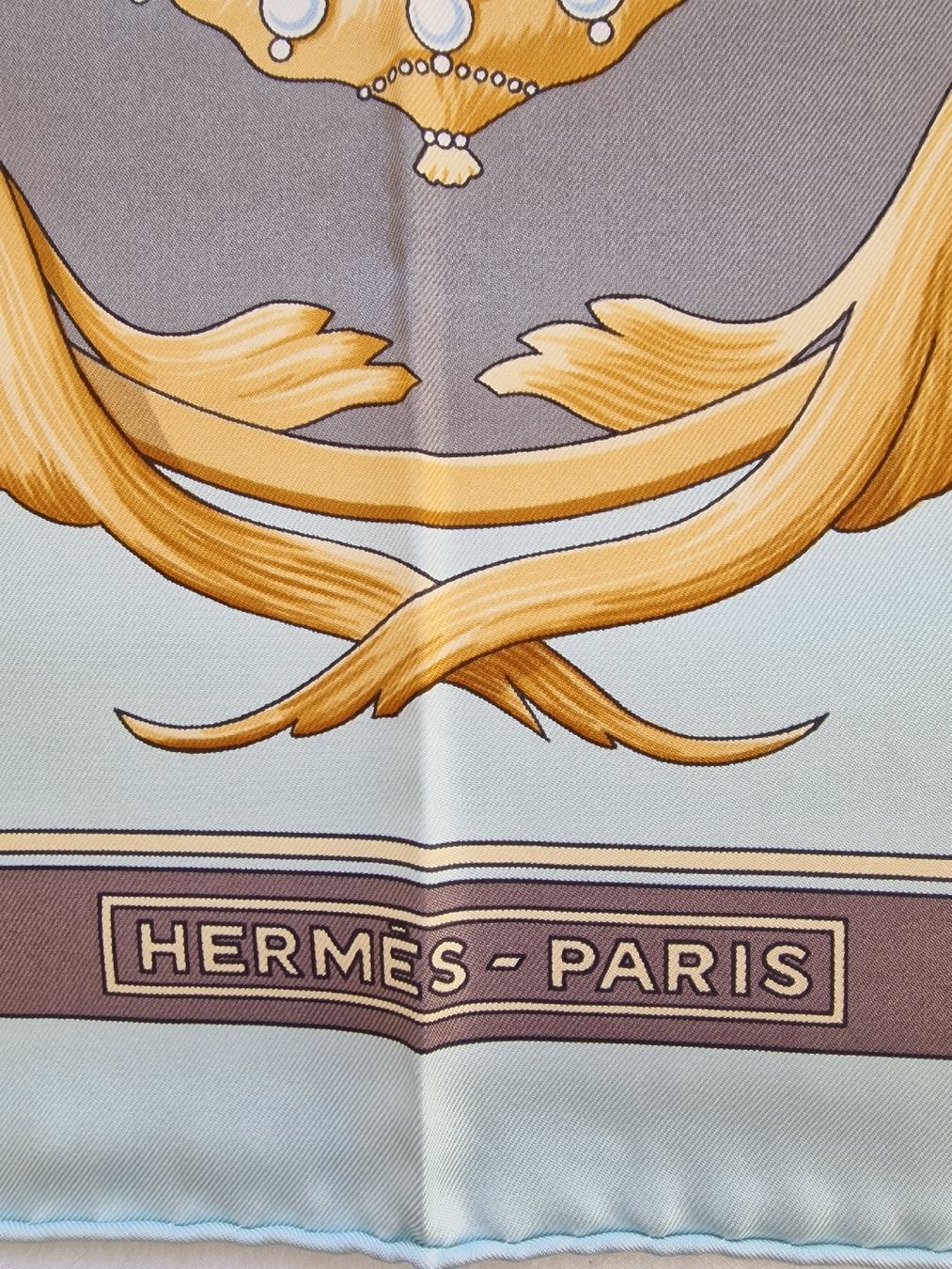 Hermès Foulard & Sciarpe: Carré Hermès Les Couronnes – Nuovo (secondo la descrizione) da St. Niklausen LU venduto da wishbonerfb 1