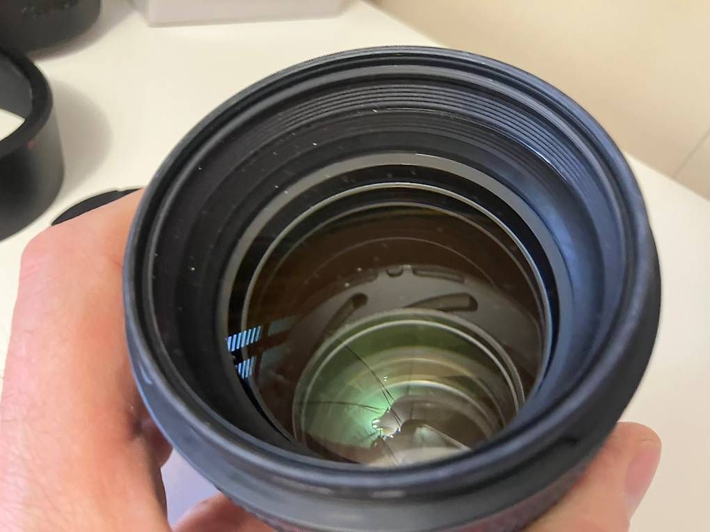 Canon Obiettivi: Canon EF 85mm 1:1.4 L IS – Usato da Genève venduto da Capt3 4