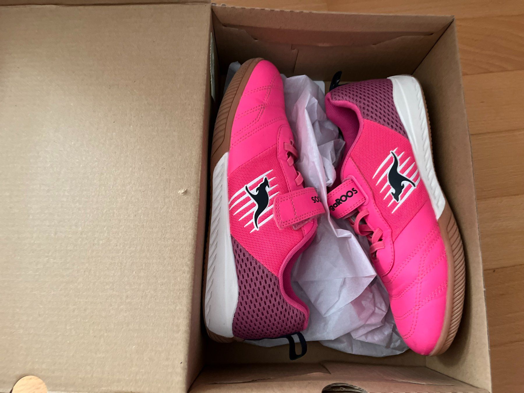 Schuhe für Mädchen: KangaROOS Hallenschuhe pink Grösse 36 – Gebraucht aus Muttenz von Juvenile33 5
