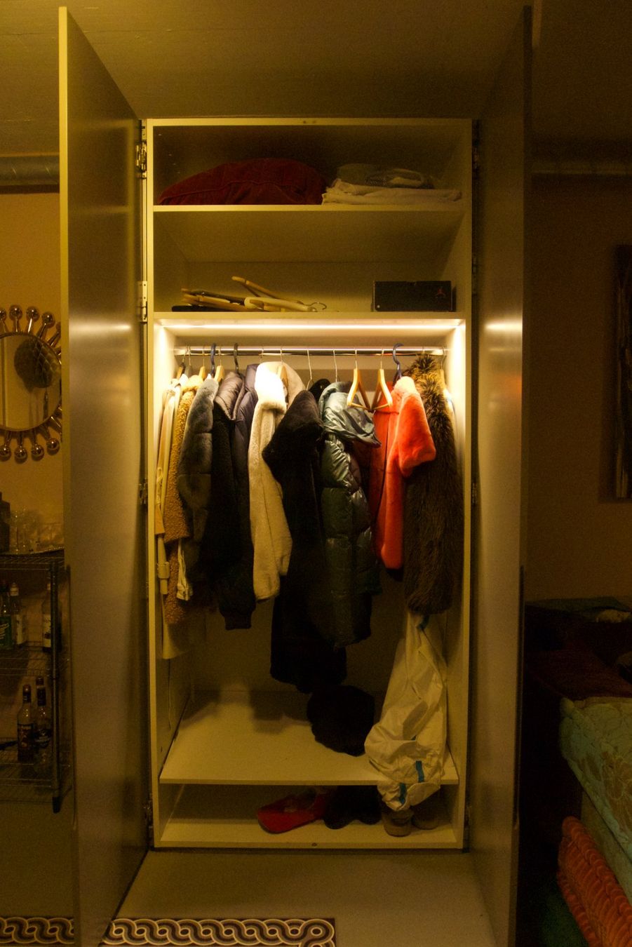 Armadi: Big Modern Closet – Difettoso da Zürich venduto da ski_jw95 2