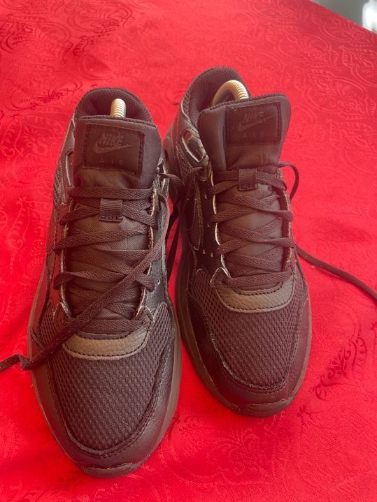 Nike Scarpe da uomo: Sneaker Nike Air schwarz 37.5 – Usato da Bergdietikon venduto da antovale 2