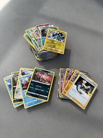 237 Pokémon Karten im Paket