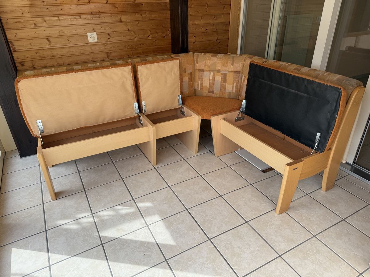 Bancs: Eckbank mit Stauraum – D'occasion à Pfäffikon ZH par Fruchtsaft 2
