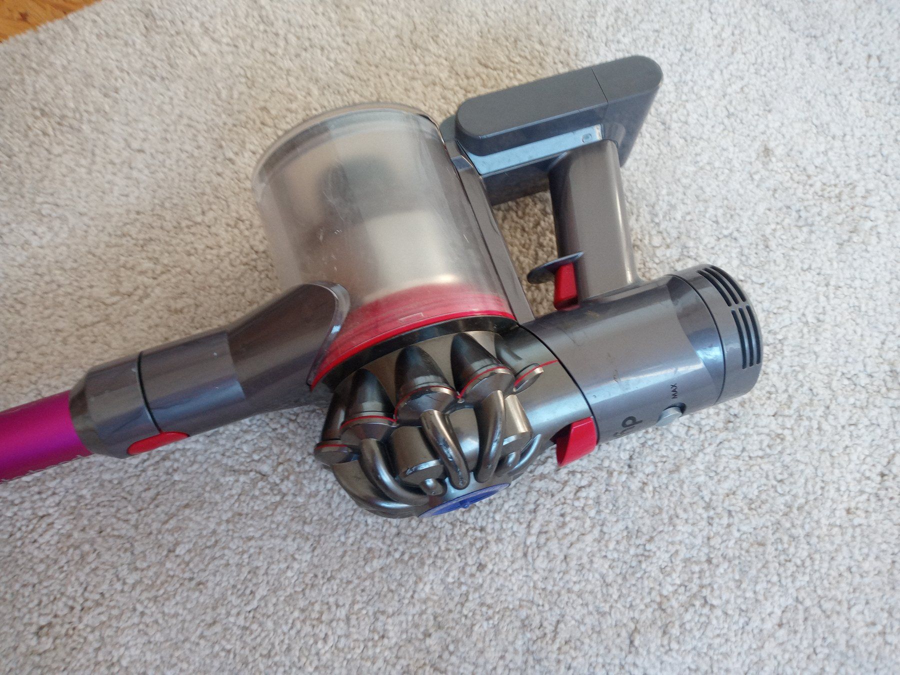 Dyson Aspirapolveri & Accessori: Handstaubsauger Dyson V7 – Usato da Prez-vers-Siviriez venduto da Monija70 5