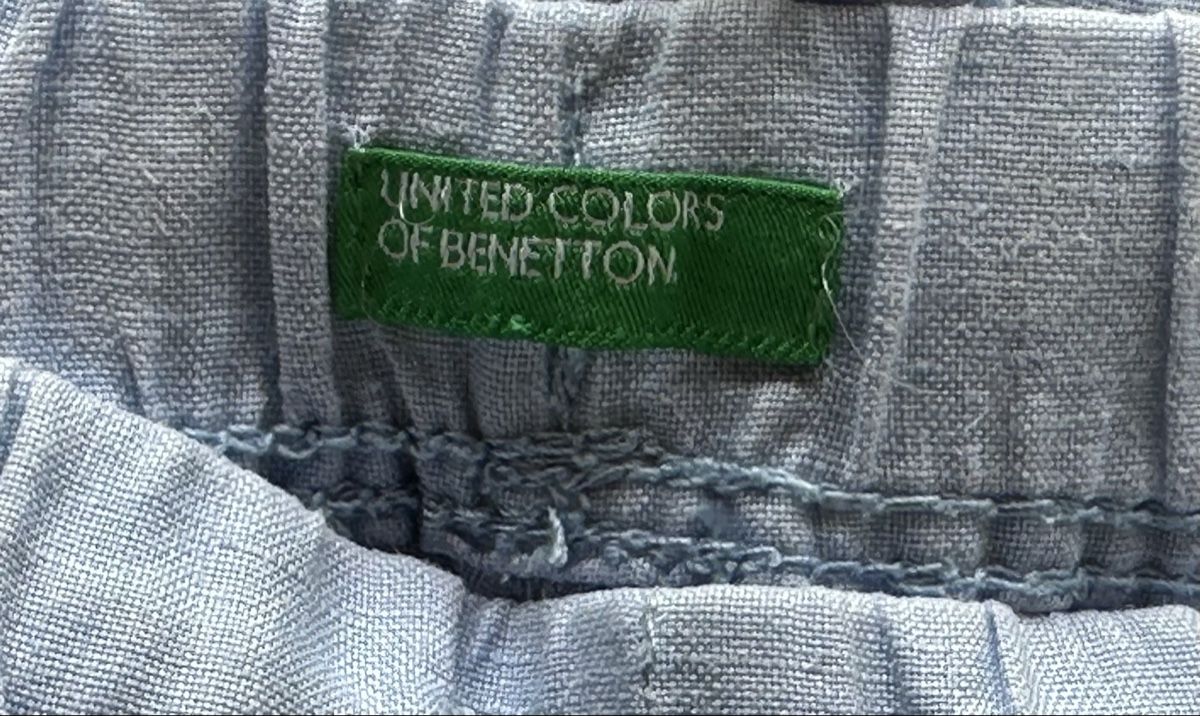 Benetton Pantaloni: 2 Bermuda in lino Benetton – Usato da Castel San Pietro venduto da Moregi 4