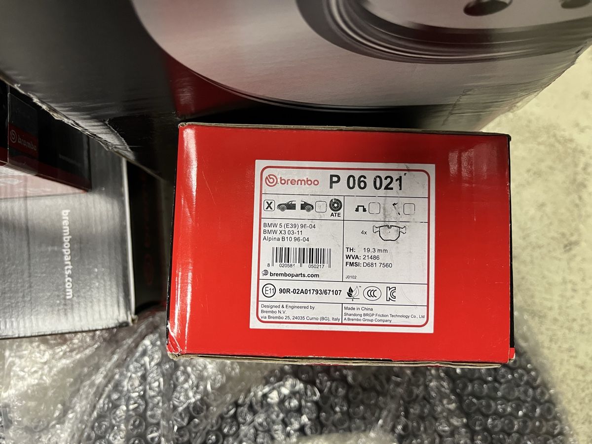 Brembo Alle Autoersatzteile: Satz Brembo Bremsen OVP BMW e53 X5 – Neu und originalverpackt aus Greppen von Slik21 2