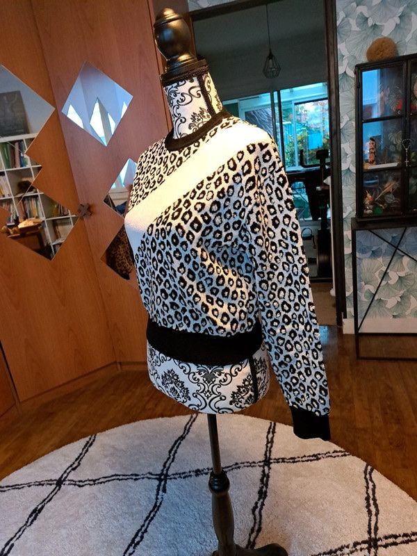 Givenchy Maglioni & Felpe: pull Givenchy – Usato da Versoix venduto da wen_75xm 1