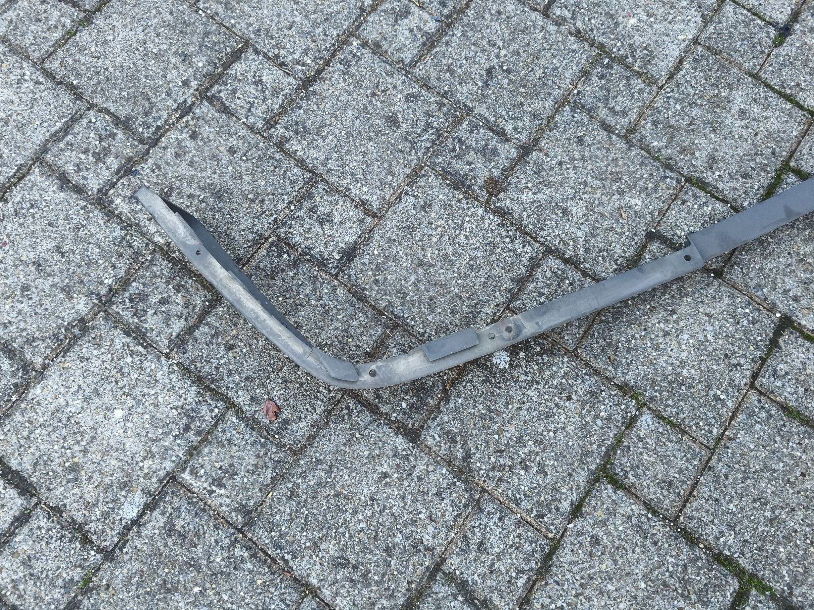 Volvo Tutti pezzi di ricambio auto: Volvo 940 Frontspoiler – Usato da Ernetschwil venduto da Volvo0815 3