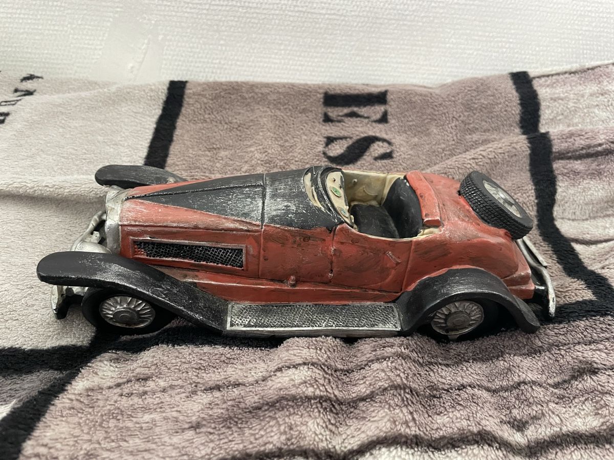 Tutte le decorazioni: Dekoratives Sammlermodell eines Retro-Autos – Nuovo (secondo la descrizione) da Zug venduto da ema_5bhj
