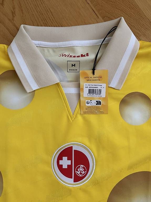 Canottiere & Pantaloni: Chäs-Trikot Swiss Ski 2026 – Nuovo e nell'imballaggio originale da Gelterkinden venduto da RYB01 2