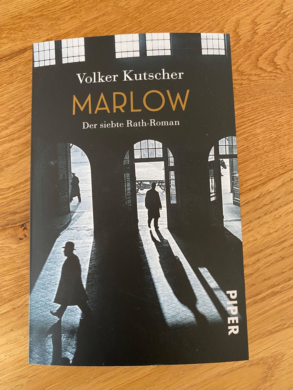 Libri: Marlow - Volker Kutscher – Nuovo (secondo la descrizione) da Riniken venduto da ste_g7xw