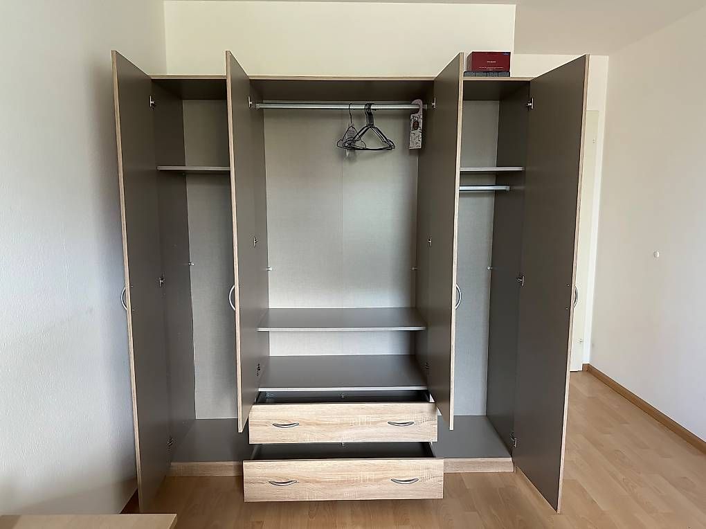 Porte manteau: Kleiderschrank (197x181x54) – D'occasion à Pratteln par C803 1