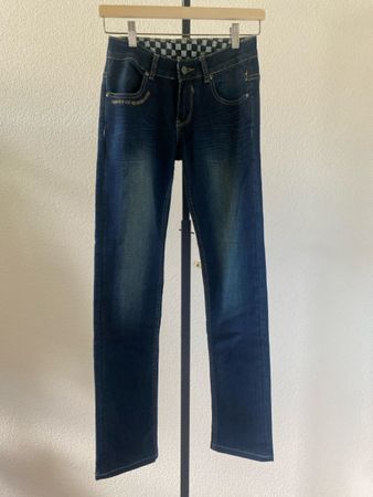 Rusty Pistons Jeans Gr. 26/34 bestickt im Rockabilly Style