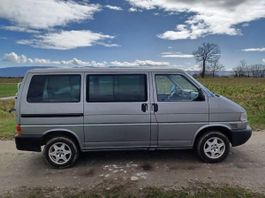 VW T4 Caravelle en très bon état