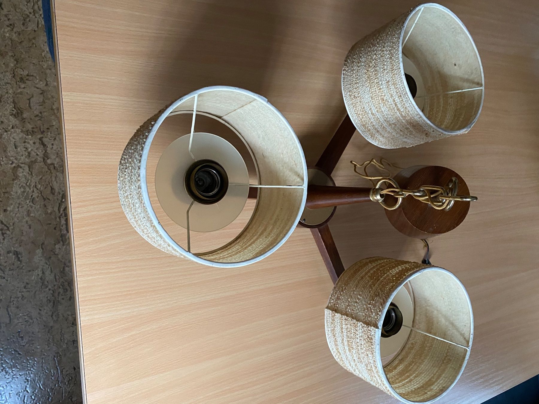 Lampadari & plafoniere: Deckenleuchte mit drei Schirmchen, Holz/goldfarbene Kette – Usato da Stein AR venduto da claire009 3