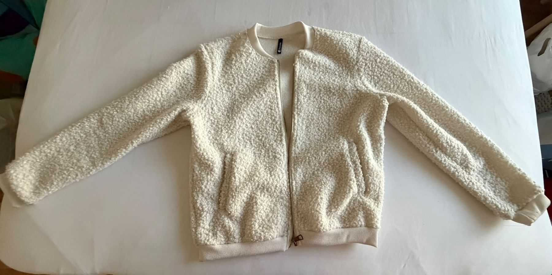 Jacken: Chicoree Teddy Jacket beige, size M, like new – Neu (gemäss Beschreibung) aus Wohlen AG von yes_6sjl 1