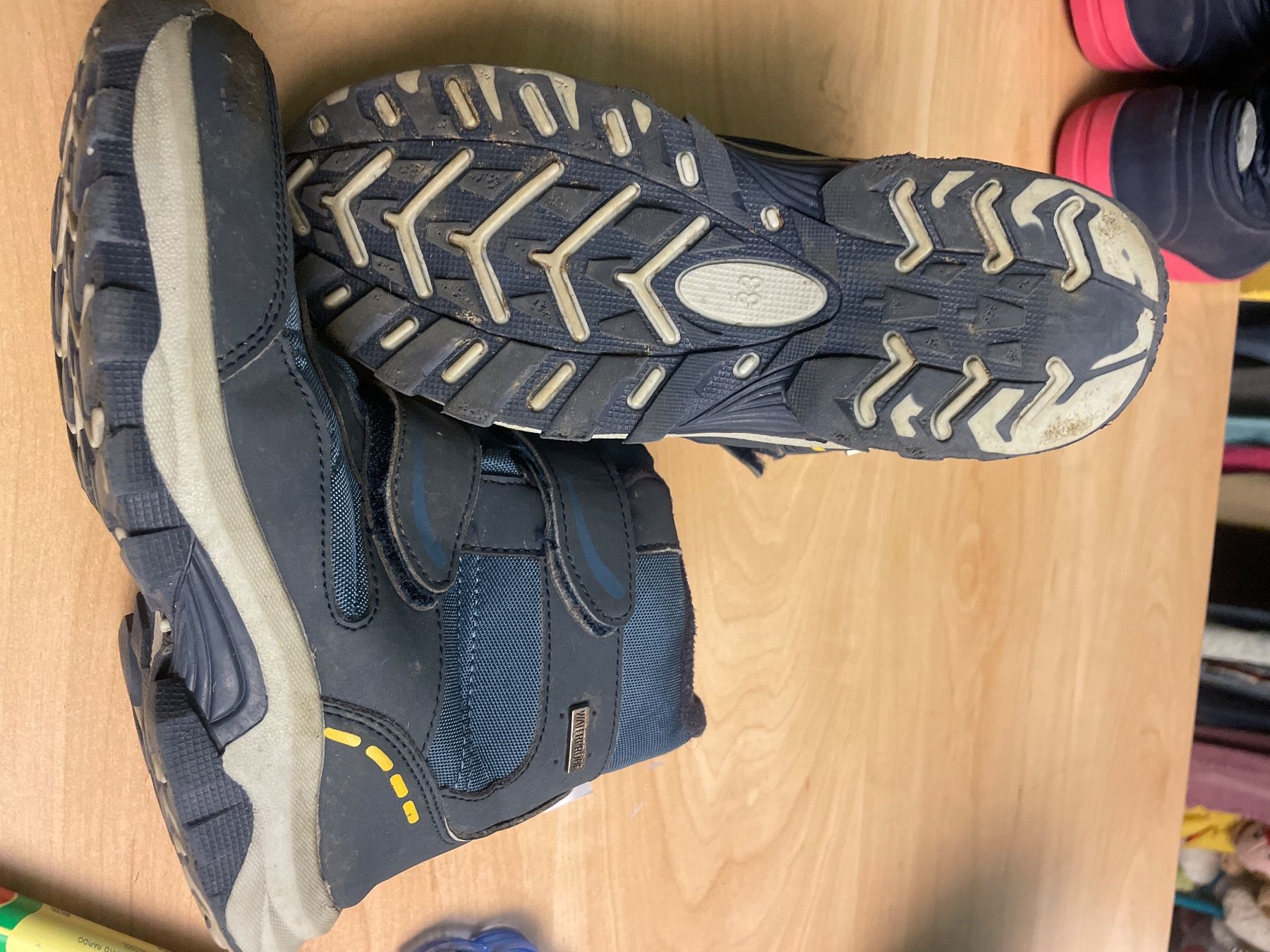 Scarpe per ragazzi: Dunkelblaue Winterstiefel waterproof Gr.33 – Usato da Obergerlafingen venduto da cabo4 2