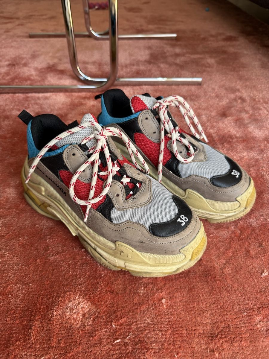 Balenciaga Herrenschuhe: Balenciaga Triple S Gr. 38 – Gebraucht aus Zürich von camilot 1