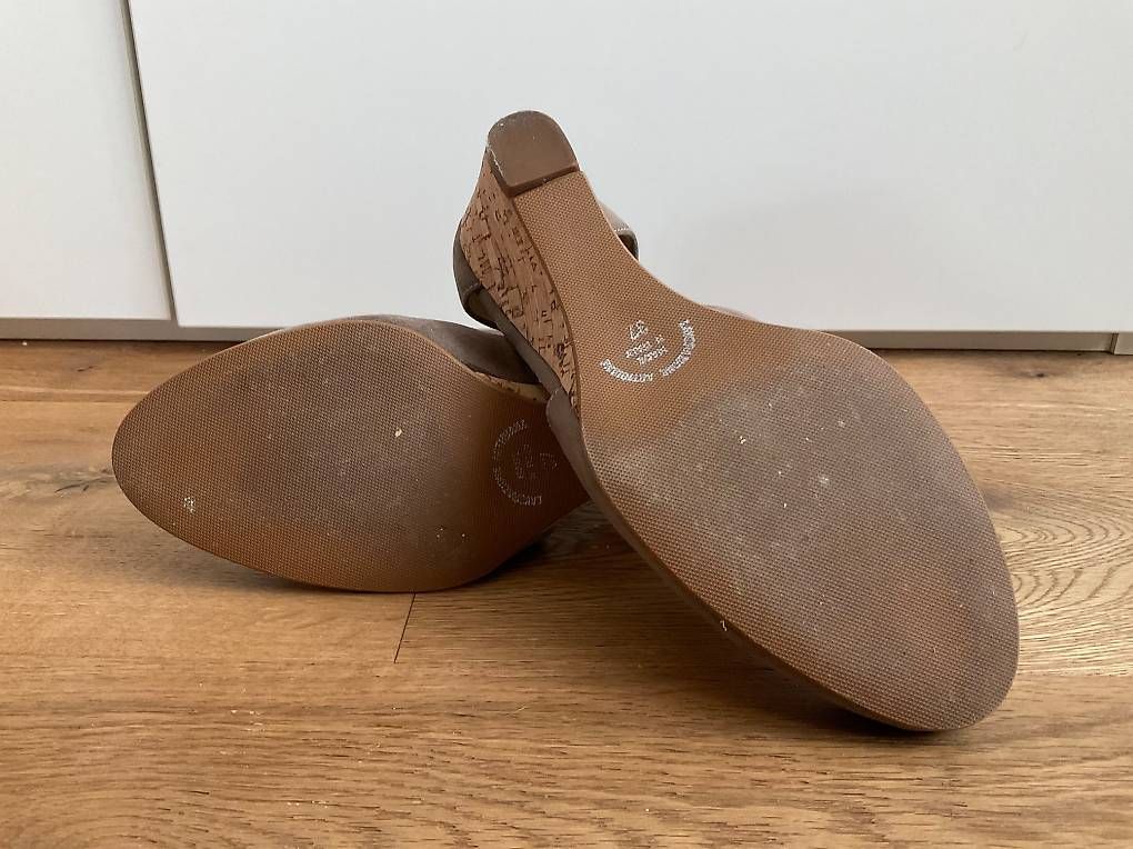 Scarpe da donna: raffinierte Pumps mit Keilabsatz, 37 – Usato da Luzern venduto da Juliette1907 2