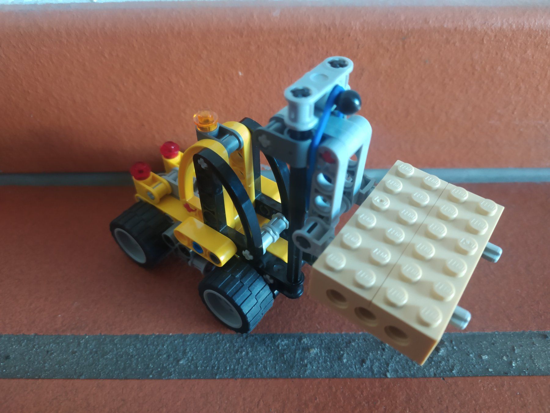 Lego Spielzeuge: 8290 Mini Forklift – Gebraucht aus Bremgarten AG von redstar69 1