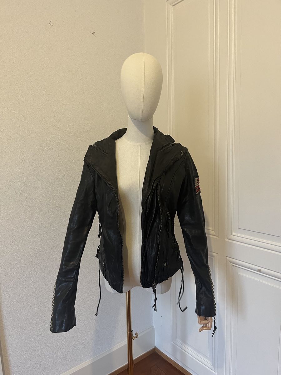 True Religion Giacche: True Religion Leather Jacket, Black, Embellished, Size M – Usato da Mies venduto da nic_yk5d 1