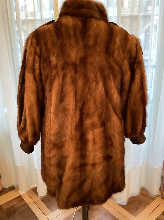 Cappotti: Manteau en fourrure – Usato da Geneve venduto da mic_hh6y 1