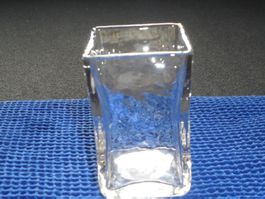 kleine elegante Glas Vase Quadratisch, strukturiert, modern