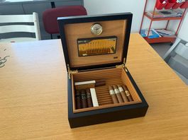 Humidor Adorini Torino Deluxe, schwarz matt, 30 Zigarren