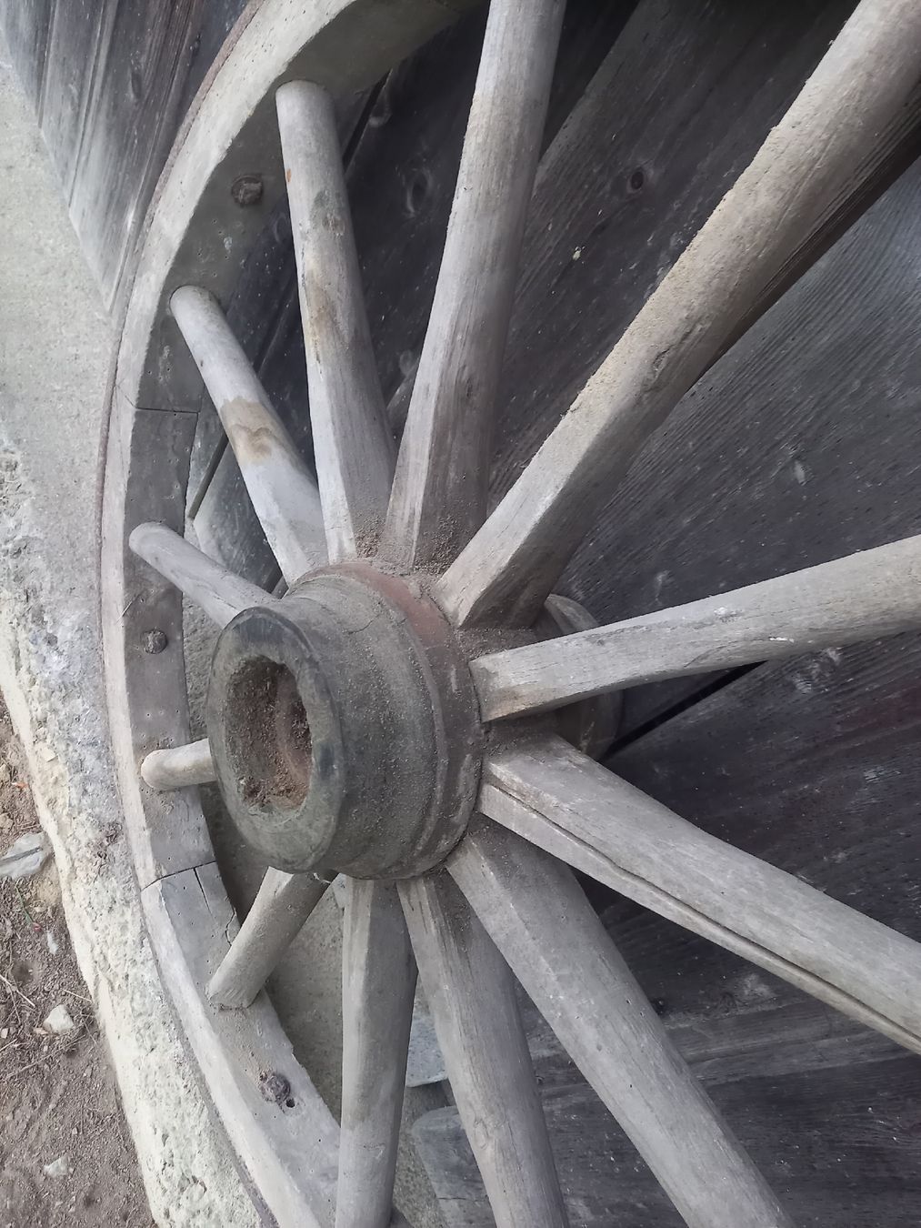 Pneumatici & Ruote complete: Antikes eisenbereiftes Wagenrad – Usato da Galgenen venduto da Allerlei8854 5
