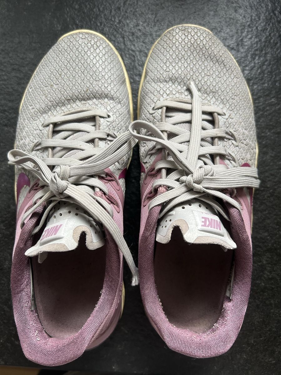 Nike Chaussures femmes: Nike Turnschuh 38 – D'occasion à Emmen par Carbru