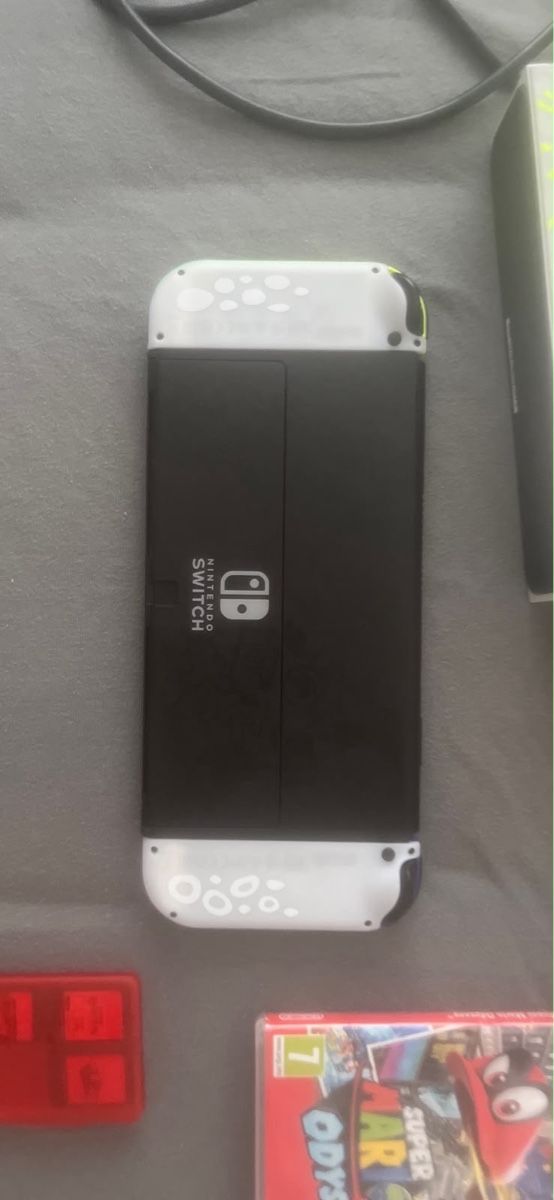Nintendo Consoles: Nintendo Switch Oled Splatoon Edition inkl. Zuberhör – Neuf (Voir description) à Huttwil par mir_fwn9 2